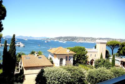 Apartment to rent in CAP D'ANTIBES  - 2 rooms - 80 m&sup2; 