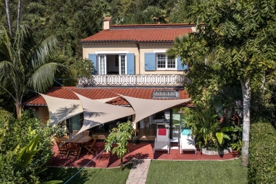 House for sale in EZE  - 8 rooms - 238 m&sup2; 