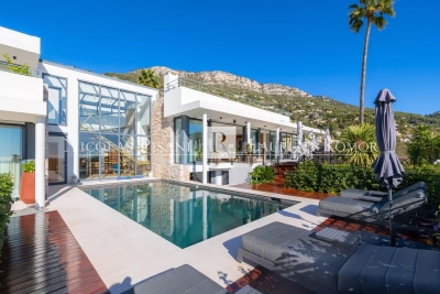 House for sale in EZE  - 5 rooms - 230 m&sup2; 