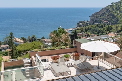 House for sale in EZE  - 7 rooms - 326 m&sup2; 