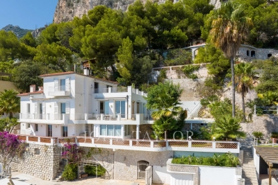 House for sale in EZE  - 10 rooms - 341 m&sup2; 