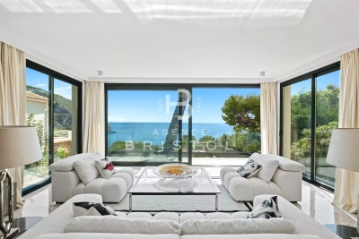 House for sale in EZE  - 6 rooms - 171 m&sup2; 