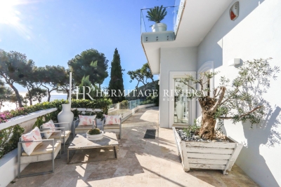House to rent in EZE  - 5 rooms - 195 m&sup2; 