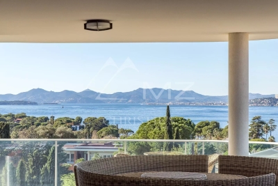 Apartment for sale in CAP D'ANTIBES  - 4 rooms - 103 m&sup2; 