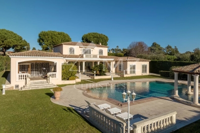 House for sale in CAP D'ANTIBES  - 6 rooms - 347 m&sup2; 