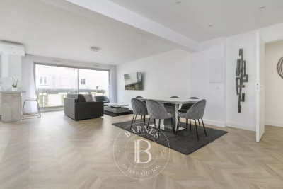 Apartment for sale in NEUILLY SUR SEINE  - 3 rooms - 87 m&sup2; 