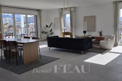 Apartment for sale in MARSEILLE 8EME  - 4 rooms - 125 m&sup2; 