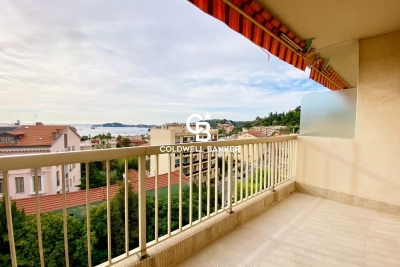 Apartment for sale in BEAULIEU-SUR-MER  - 3 rooms - 76 m&sup2; 