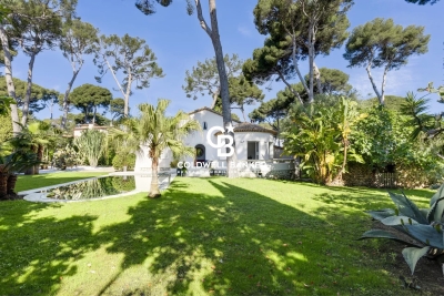 House for sale in CAP D'ANTIBES  - 8 rooms - 300 m&sup2; 