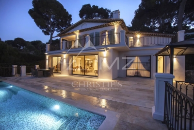 House for sale in CAP D'ANTIBES  - 8 rooms - 319 m&sup2; 