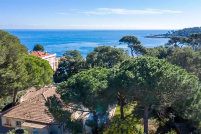 House for sale in CAP D'ANTIBES  - 6 rooms - 1395 m&sup2; 