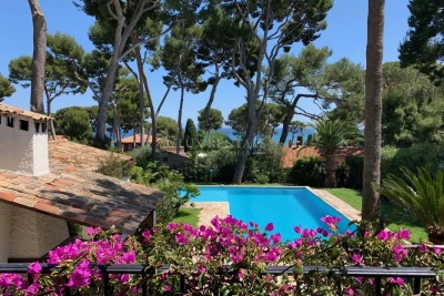 House for sale in CAP D'ANTIBES  - 7 rooms - 1564 m&sup2; 