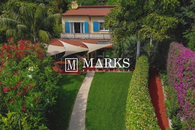 House for sale in EZE  - 8 rooms - 200 m&sup2; 