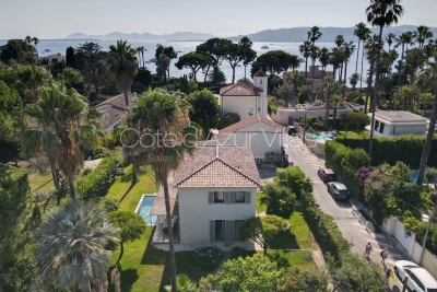 House for sale in CAP D'ANTIBES  - 6 rooms - 164 m&sup2; 