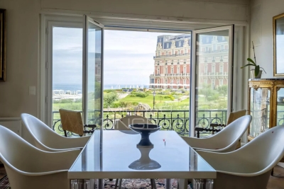 Apartment for sale in BIARRITZ  - 6 rooms - 205 m&sup2; 