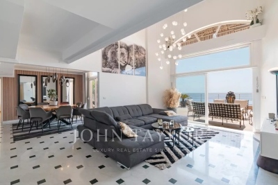 Apartment for sale in BEAUSOLEIL  - 5 rooms - 168 m&sup2; 