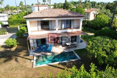 House for sale in CAP D'ANTIBES  - 4 rooms - 164 m&sup2; 