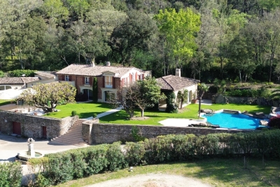House for sale in GRIMAUD  - 7 rooms - 400 m&sup2; 