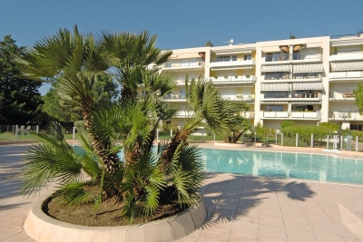 Apartment for sale in CAGNES-SUR-MER  - 4 rooms - 115 m&sup2; 