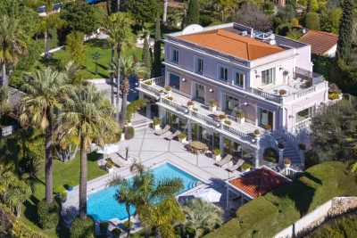 House for sale in CAP D'ANTIBES  - 6 rooms - 395 m&sup2; 