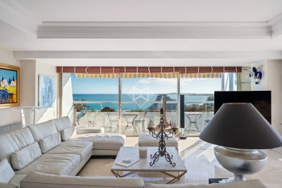 Apartment for sale in VILLENEUVE-LOUBET  - 5 rooms - 204 m&sup2; 