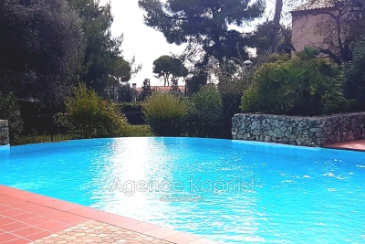 Apartment for sale in CAP D'ANTIBES  - 3 rooms - 77 m&sup2; 