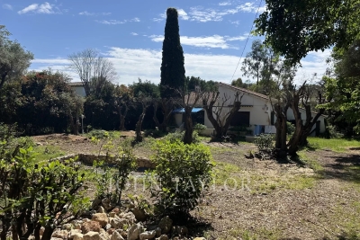 House for sale in CAP D'ANTIBES   - 220 m&sup2; 