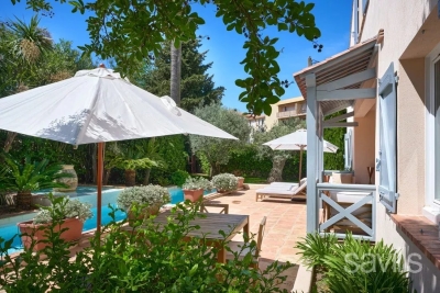House for sale in ST-TROPEZ  - 5 rooms - 277 m&sup2; 