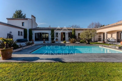 House for sale in LA TESTE-DE-BUCH  - 13 rooms - 388 m&sup2; 