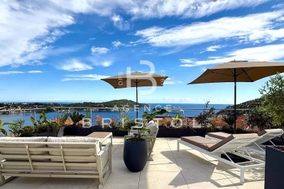Apartment for sale in VILLEFRANCHE-SUR-MER  - 4 rooms - 99 m&sup2; 