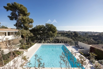 Apartment for sale in CAGNES-SUR-MER  - 4 rooms - 141 m&sup2; 