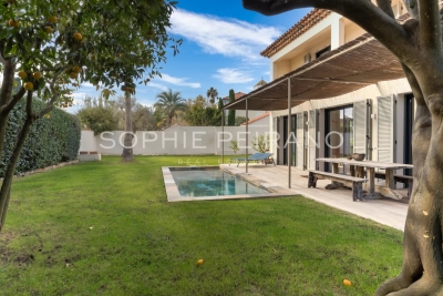 House for sale in CAP D'ANTIBES  - 5 rooms - 167 m&sup2; 