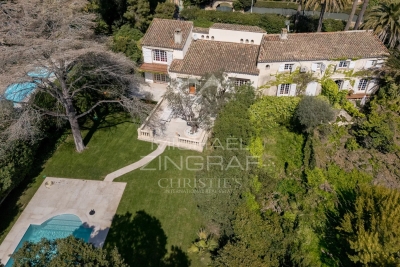 House for sale in CAP D'ANTIBES  - 10 rooms - 430 m&sup2; 