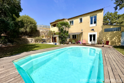 House for sale in STE-MAXIME  - 8 rooms - 180 m&sup2; 