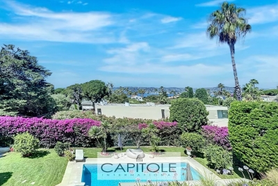 House for sale in CAP D'ANTIBES  - 7 rooms - 221 m&sup2; 