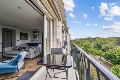 Apartment for sale in NEUILLY SUR SEINE  - 4 rooms - 137 m&sup2; 