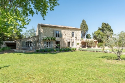 House for sale in ST-RÉMY-DE-PROVENCE  - 6 rooms - 210 m&sup2; 