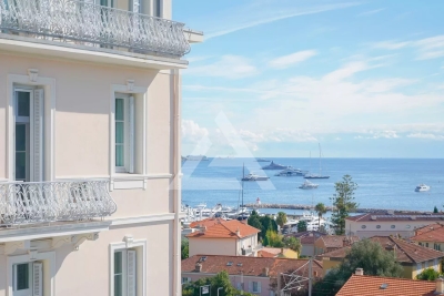 Apartment for sale in BEAULIEU-SUR-MER  - 4 rooms - 106 m&sup2; 