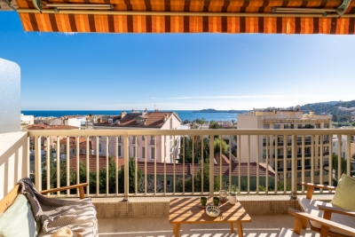 Apartment for sale in BEAULIEU-SUR-MER  - 3 rooms - 59 m&sup2; 
