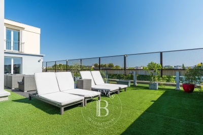 Apartment for sale in NEUILLY SUR SEINE  - 4 rooms - 87 m&sup2; 