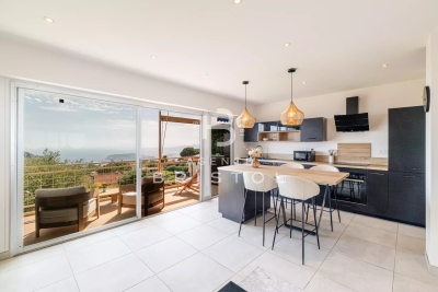 Apartment for sale in NICE  - 2 rooms - 58 m&sup2; 