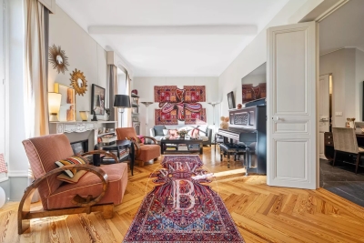 Apartment for sale in BEAULIEU-SUR-MER  - 6 rooms - 169 m&sup2; 