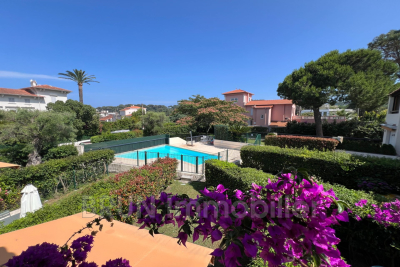 Apartment for sale in CAP D'ANTIBES  - 3 rooms - 75 m&sup2; 