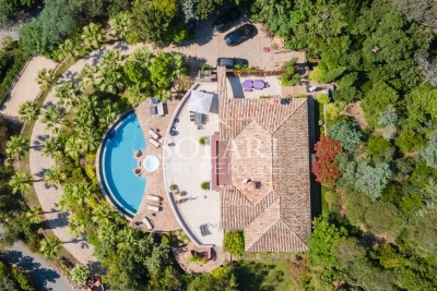 House for sale in THÉOULE-SUR-MER  - 8 rooms - 344 m&sup2; 