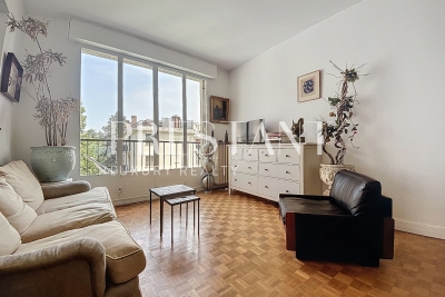 Apartment for sale in NEUILLY SUR SEINE  - 3 rooms - 68 m&sup2; 