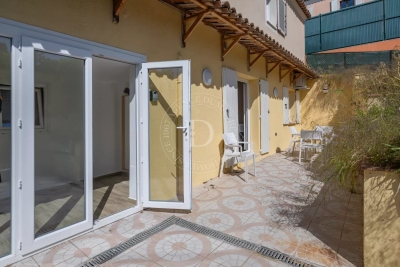 Apartment for sale in ST-LAURENT-DU-VAR  - 5 rooms - 111 m&sup2; 