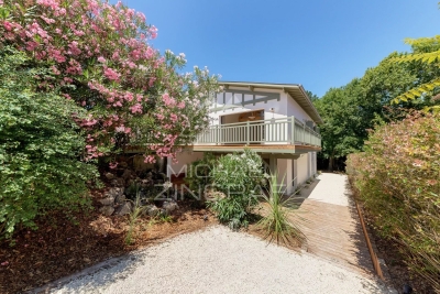 House for sale in ARCACHON  - 5 rooms - 124 m&sup2; 