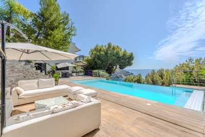 House for sale in EZE  - 5 rooms - 190 m&sup2; 