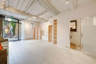 Apartment for sale in AIX-EN-PROVENCE  - 3 rooms - 82 m&sup2; 