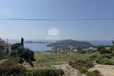 House for sale in BEAULIEU-SUR-MER  - 7 rooms - 200 m&sup2; 